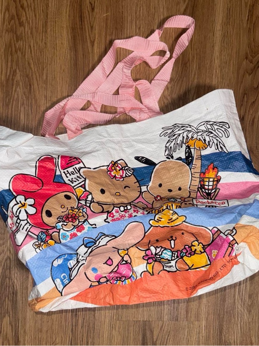 Sanrio tan beach Characters beach tote - Picture 3 of 7